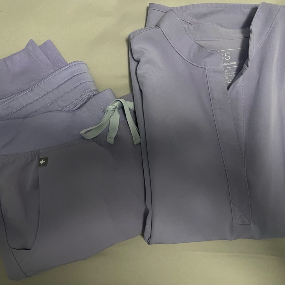 Figs Lavender Dew Zamora bottoms and Rafaela top size Mediums